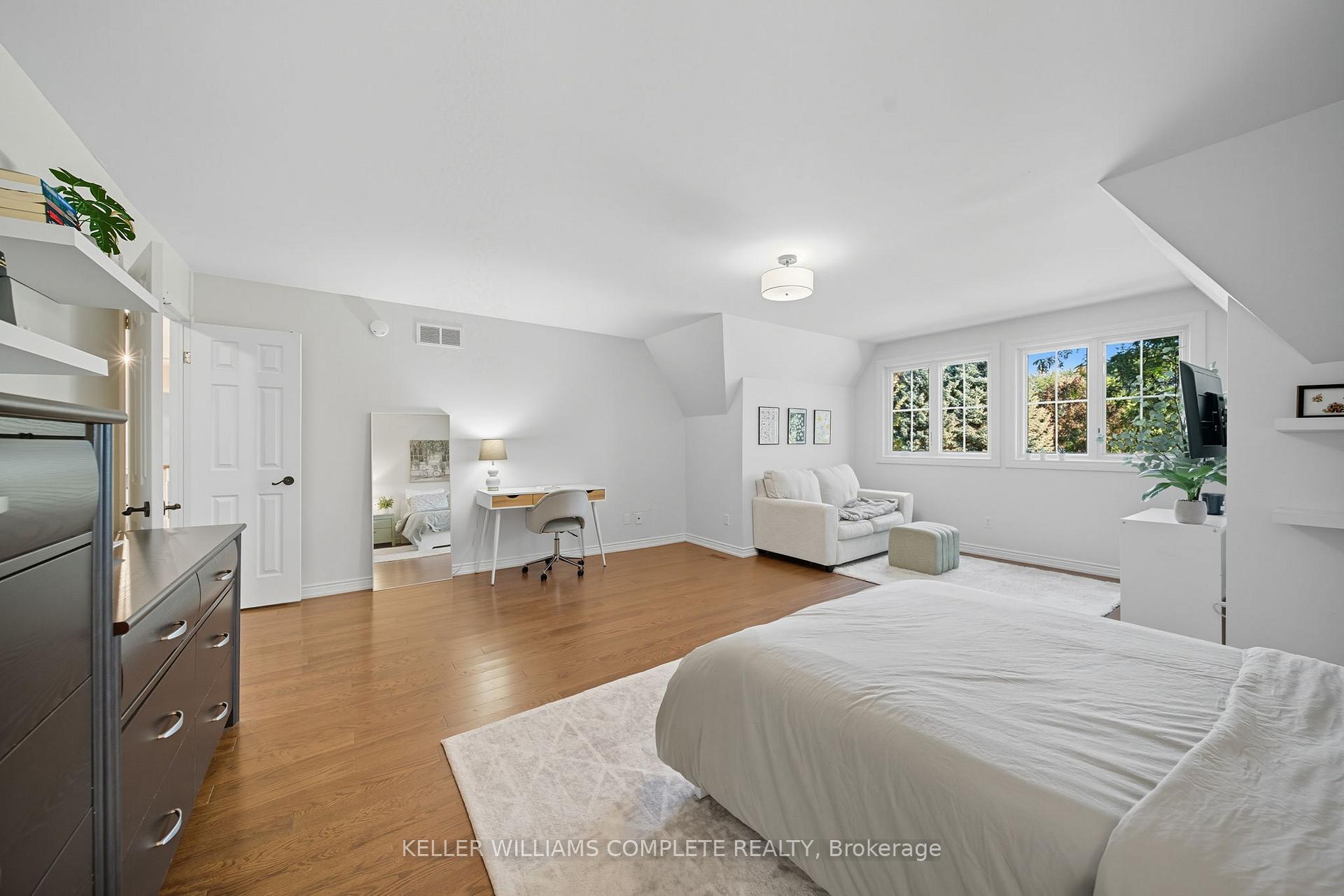 Photo 40 of 142 Meadowbrook Drive, Hamilton, Ancaster — HOMEH