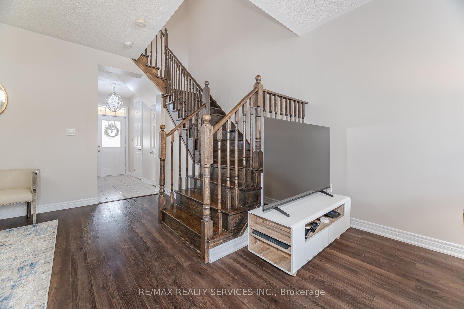 Photo 17 of 106 Abigail Crescent, Caledon, Rural Caledon — HOMEH