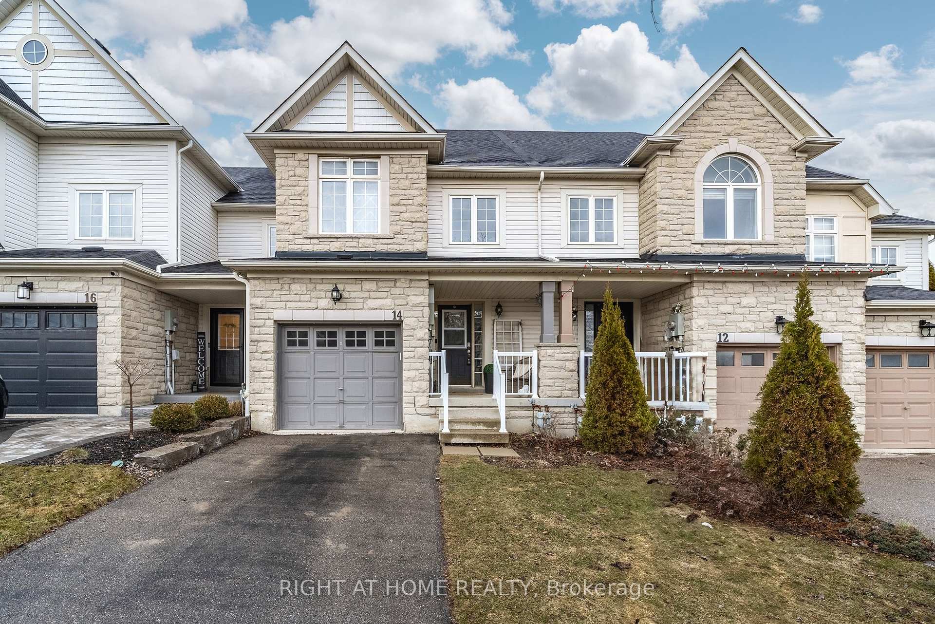 Photo 1 of 14 Dodds Square, Clarington, Bowmanville — HOMEH