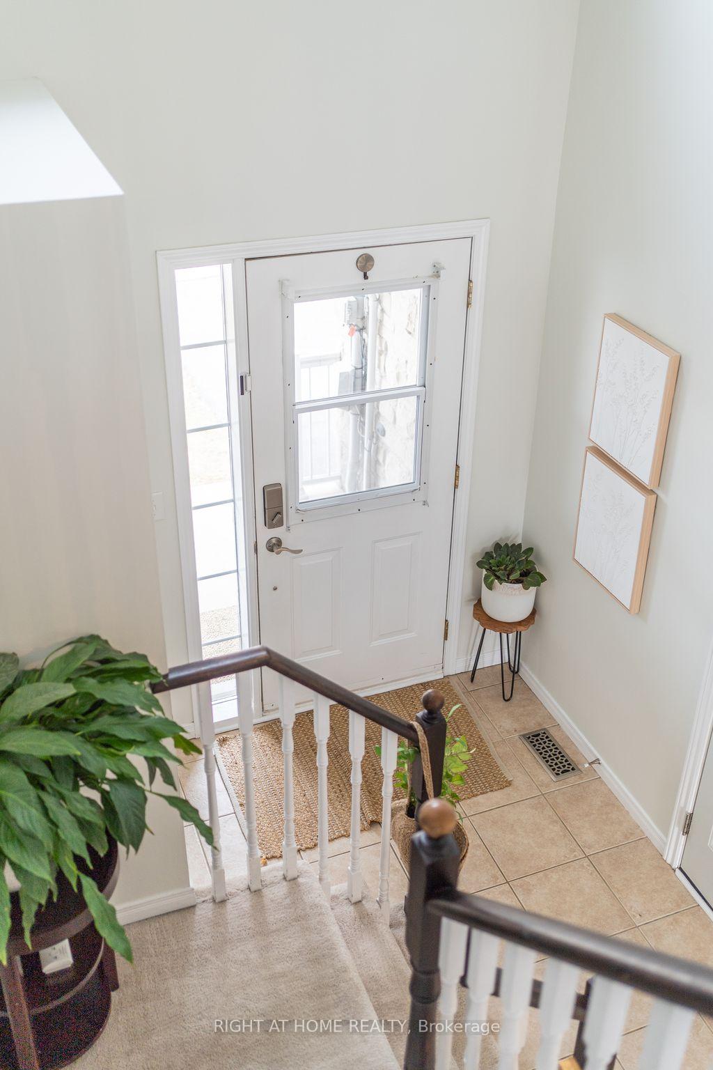Photo 17 of 14 Dodds Square, Clarington, Bowmanville — HOMEH