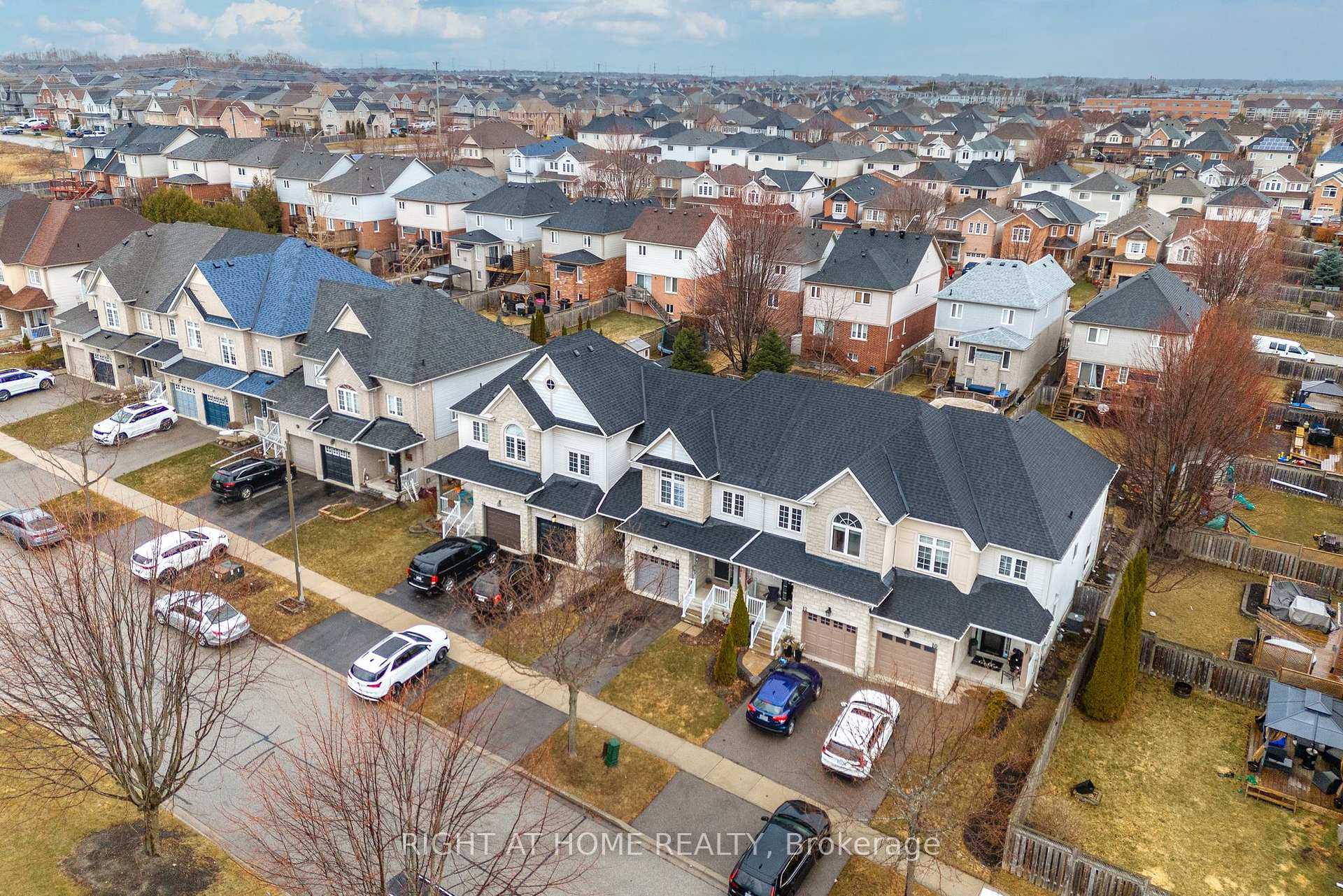 Photo 40 of 14 Dodds Square, Clarington, Bowmanville — HOMEH