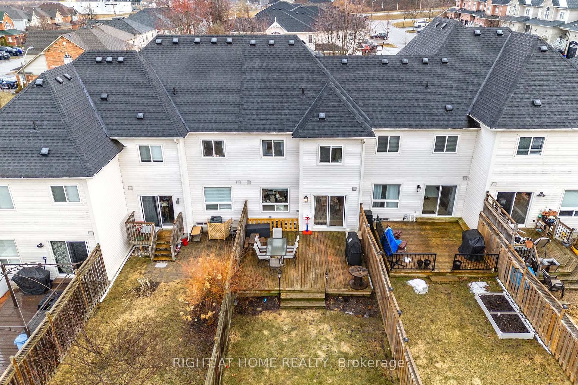 Photo 42 of 14 Dodds Square, Clarington, Bowmanville — HOMEH