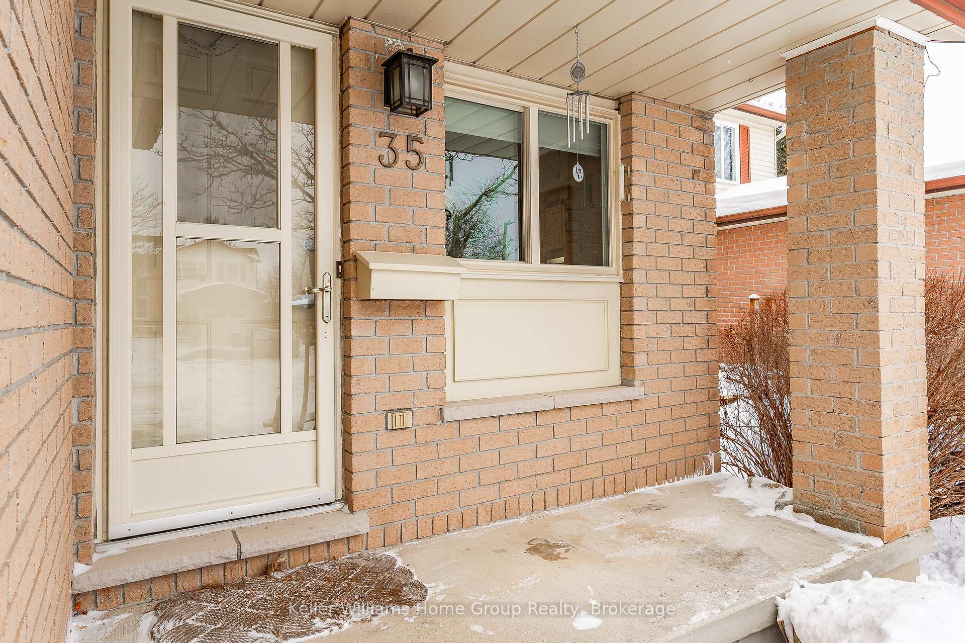 Photo 3 of 35 Walman Drive, Guelph, Kortright West — HOMEH