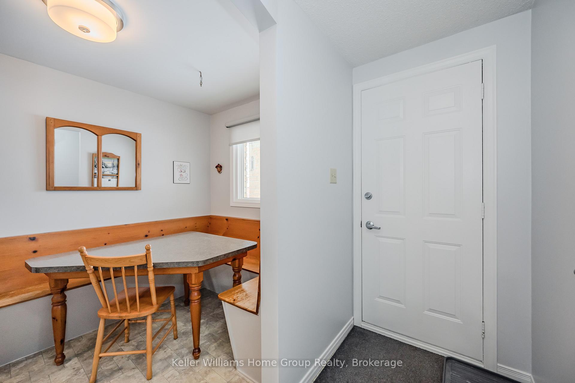 Photo 4 of 35 Walman Drive, Guelph, Kortright West — HOMEH