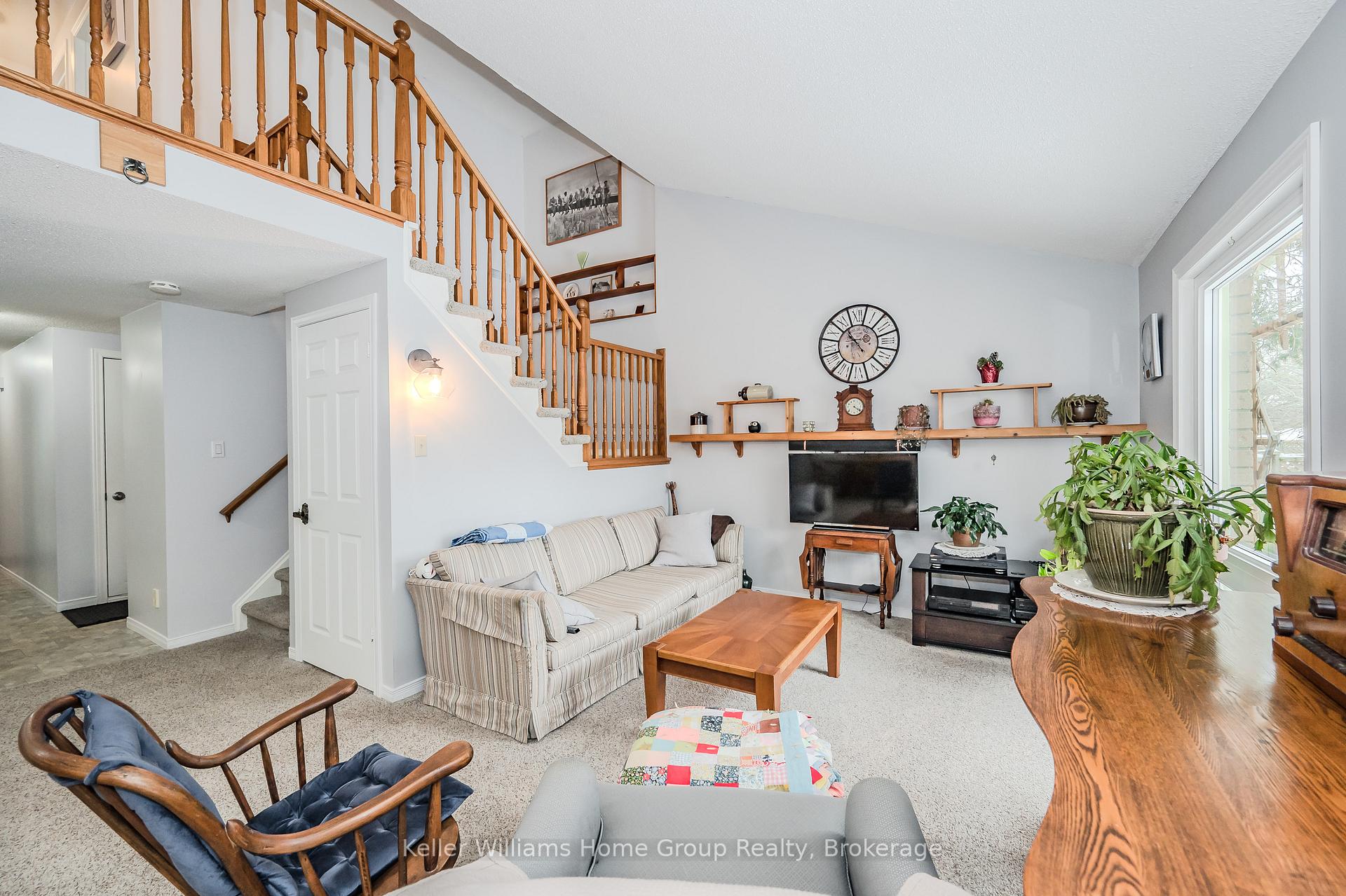 Photo 7 of 35 Walman Drive, Guelph, Kortright West — HOMEH