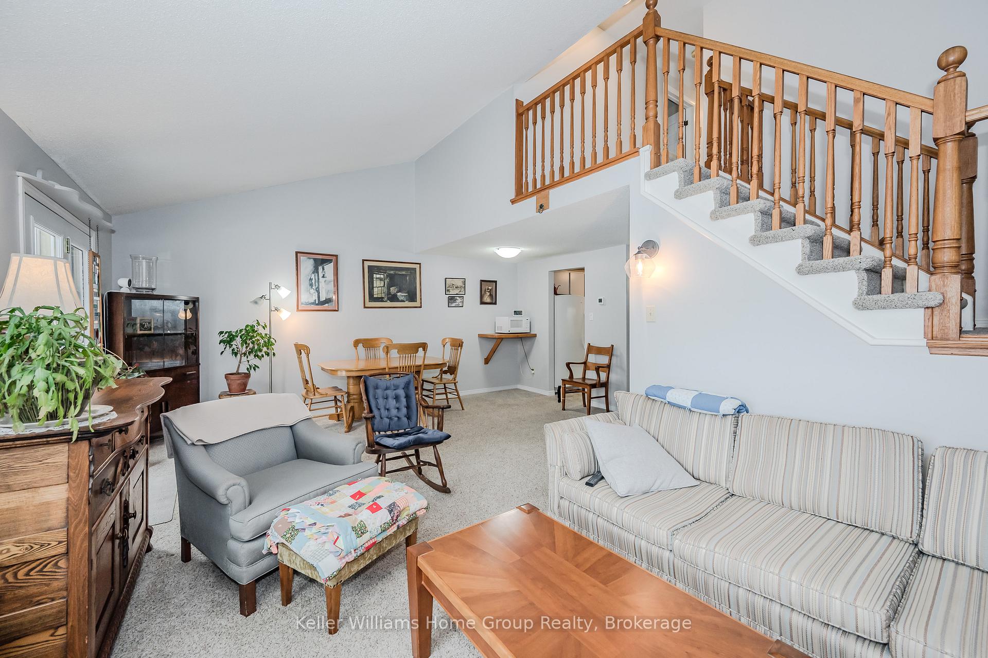 Photo 8 of 35 Walman Drive, Guelph, Kortright West — HOMEH