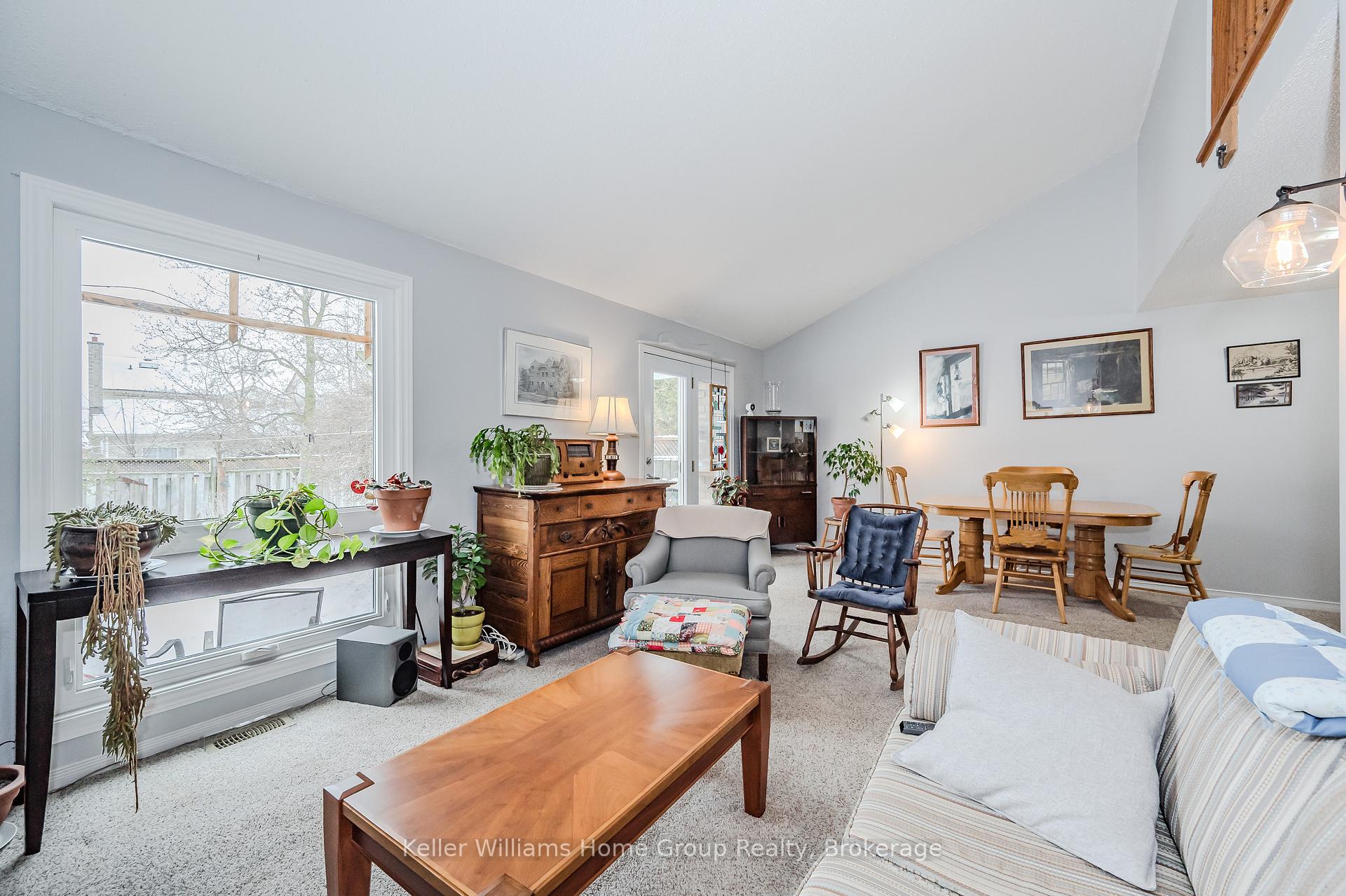 Photo 9 of 35 Walman Drive, Guelph, Kortright West — HOMEH