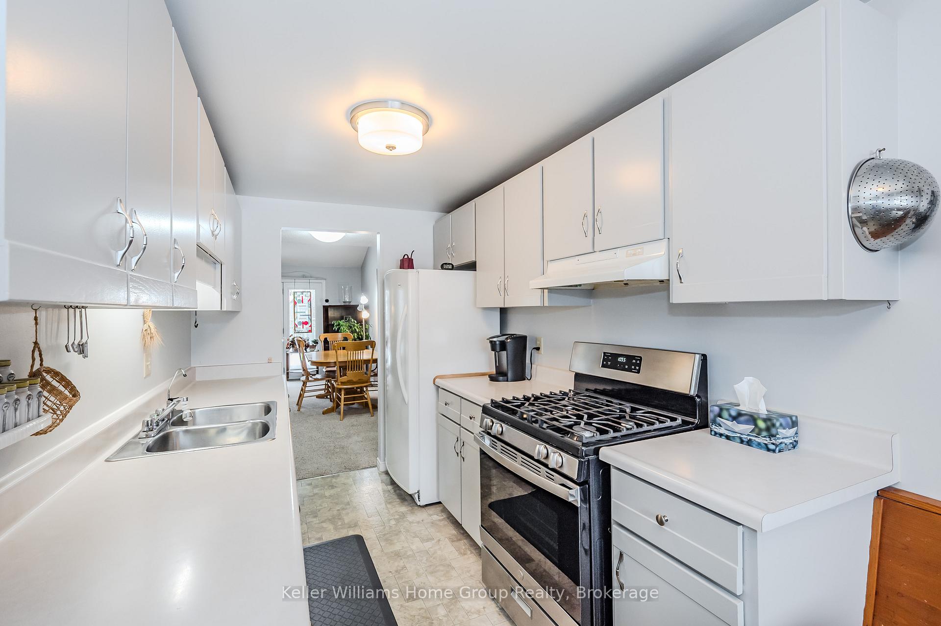 Photo 14 of 35 Walman Drive, Guelph, Kortright West — HOMEH