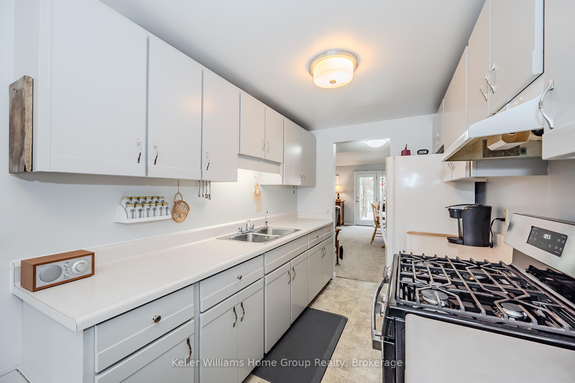 Photo 15 of 35 Walman Drive, Guelph, Kortright West — HOMEH