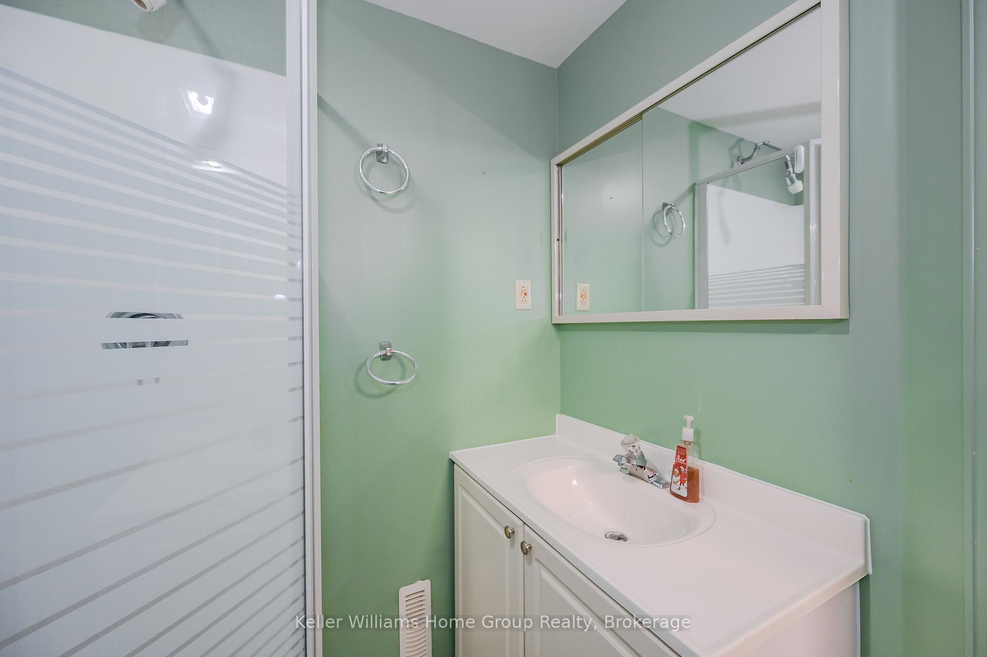 Photo 28 of 35 Walman Drive, Guelph, Kortright West — HOMEH