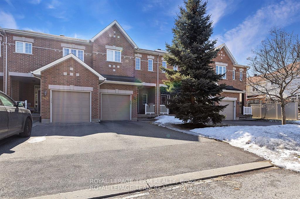 Photo 1 of 743 Bowercrest Crescent, Ottawa, Riverside South/Gloucester Glen — HOMEH