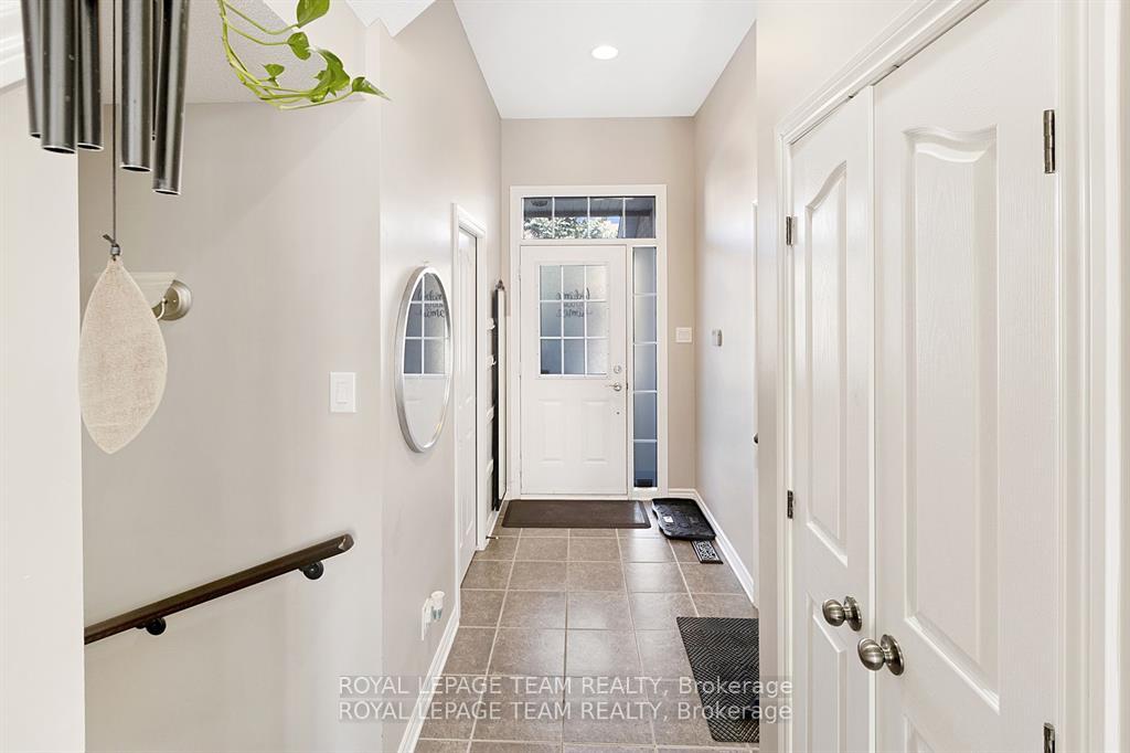Photo 4 of 743 Bowercrest Crescent, Ottawa, Riverside South/Gloucester Glen — HOMEH