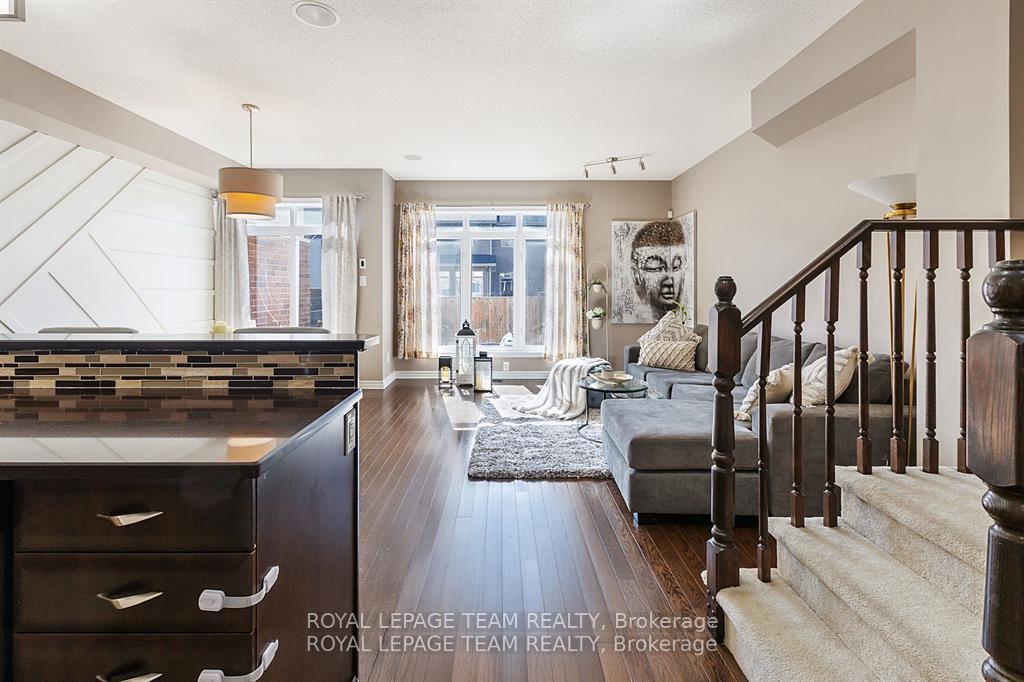 Photo 3 of 743 Bowercrest Crescent, Ottawa, Riverside South/Gloucester Glen — HOMEH