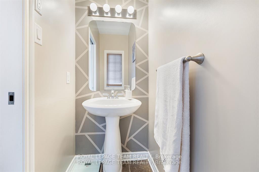 Photo 12 of 743 Bowercrest Crescent, Ottawa, Riverside South/Gloucester Glen — HOMEH