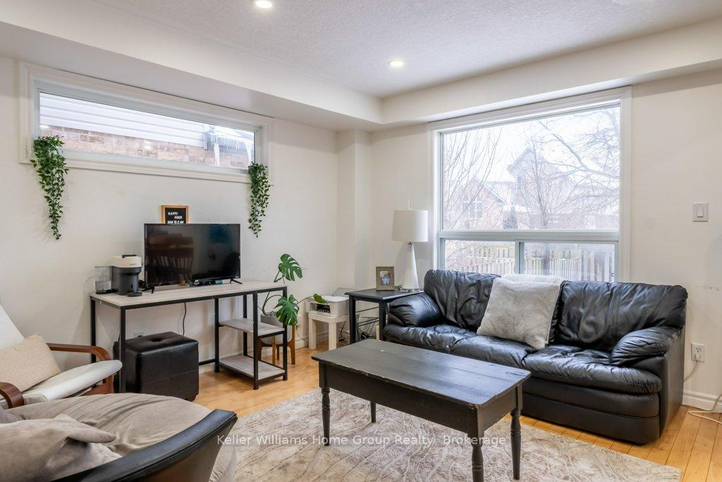 Photo 9 of 32 Darnell Road, Guelph, Kortright West — HOMEH