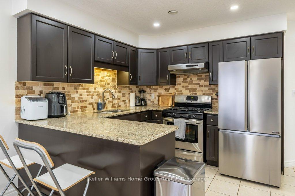 Photo 11 of 32 Darnell Road, Guelph, Kortright West — HOMEH