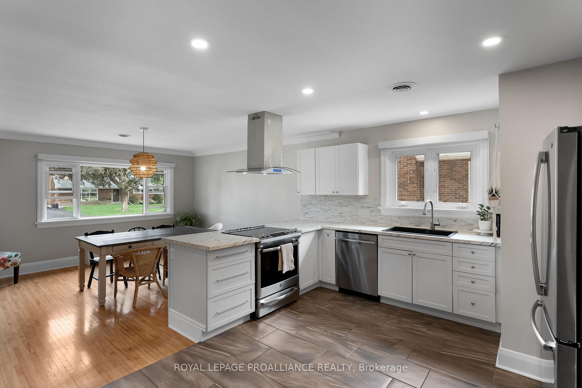 Photo 9 of 288 MacDonald Avenue, Belleville, Belleville Ward — HOMEH