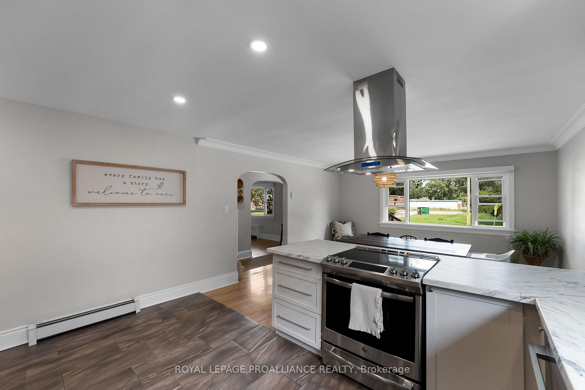Photo 12 of 288 MacDonald Avenue, Belleville, Belleville Ward — HOMEH