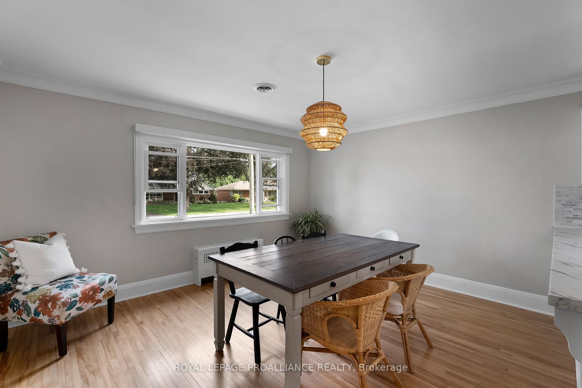 Photo 13 of 288 MacDonald Avenue, Belleville, Belleville Ward — HOMEH