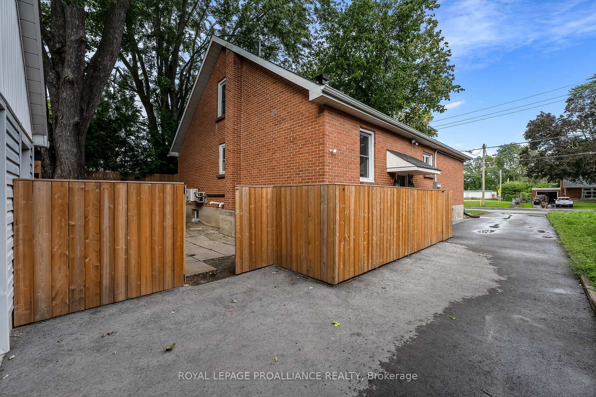 Photo 40 of 288 MacDonald Avenue, Belleville, Belleville Ward — HOMEH
