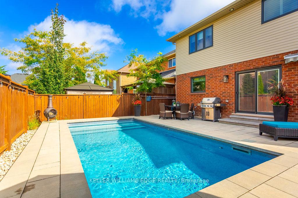 Photo 6 of 16 Edgecroft Crescent, Hamilton, Stoney Creek Mountain — HOMEH