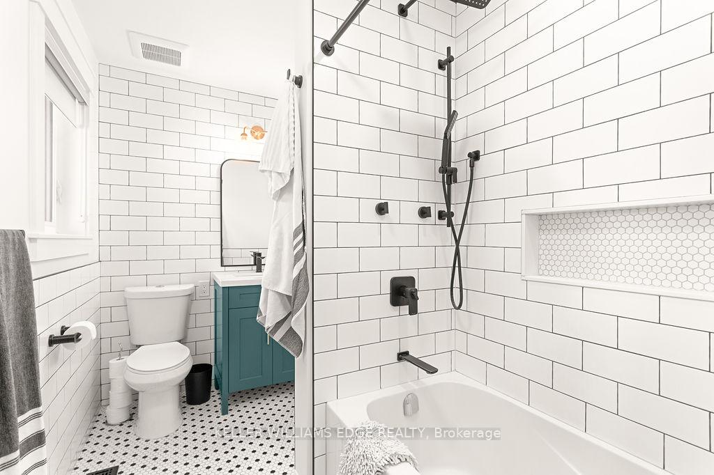 Photo 32 of 16 Edgecroft Crescent, Hamilton, Stoney Creek Mountain — HOMEH