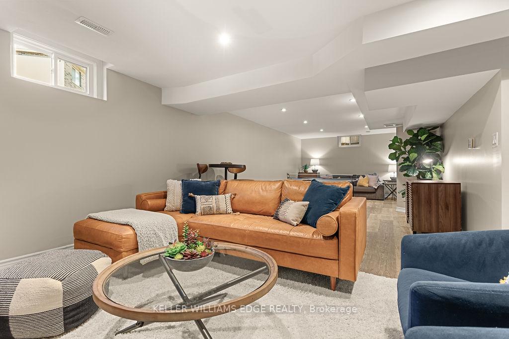 Photo 43 of 16 Edgecroft Crescent, Hamilton, Stoney Creek Mountain — HOMEH