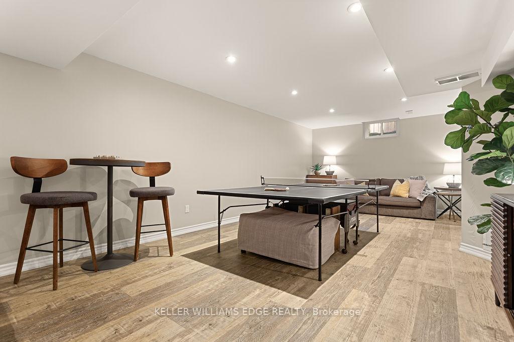 Photo 44 of 16 Edgecroft Crescent, Hamilton, Stoney Creek Mountain — HOMEH
