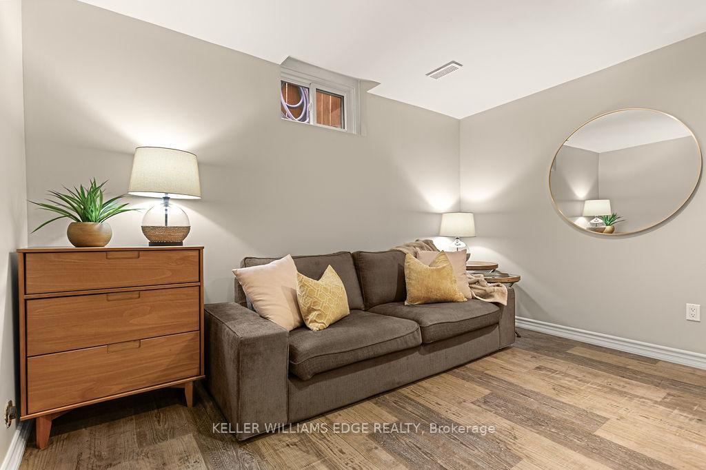 Photo 45 of 16 Edgecroft Crescent, Hamilton, Stoney Creek Mountain — HOMEH