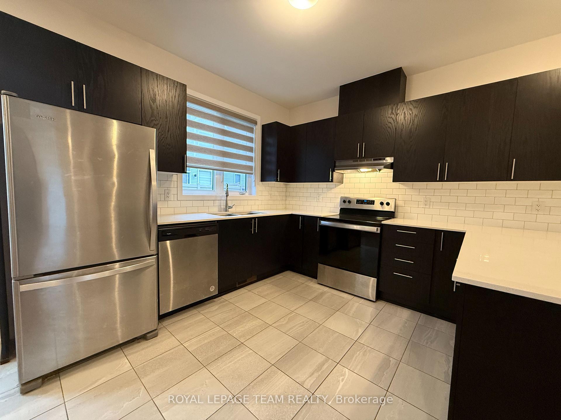Photo 10 of 303 Canadensis Lane, Ottawa, Barrhaven - Half Moon Bay — HOMEH