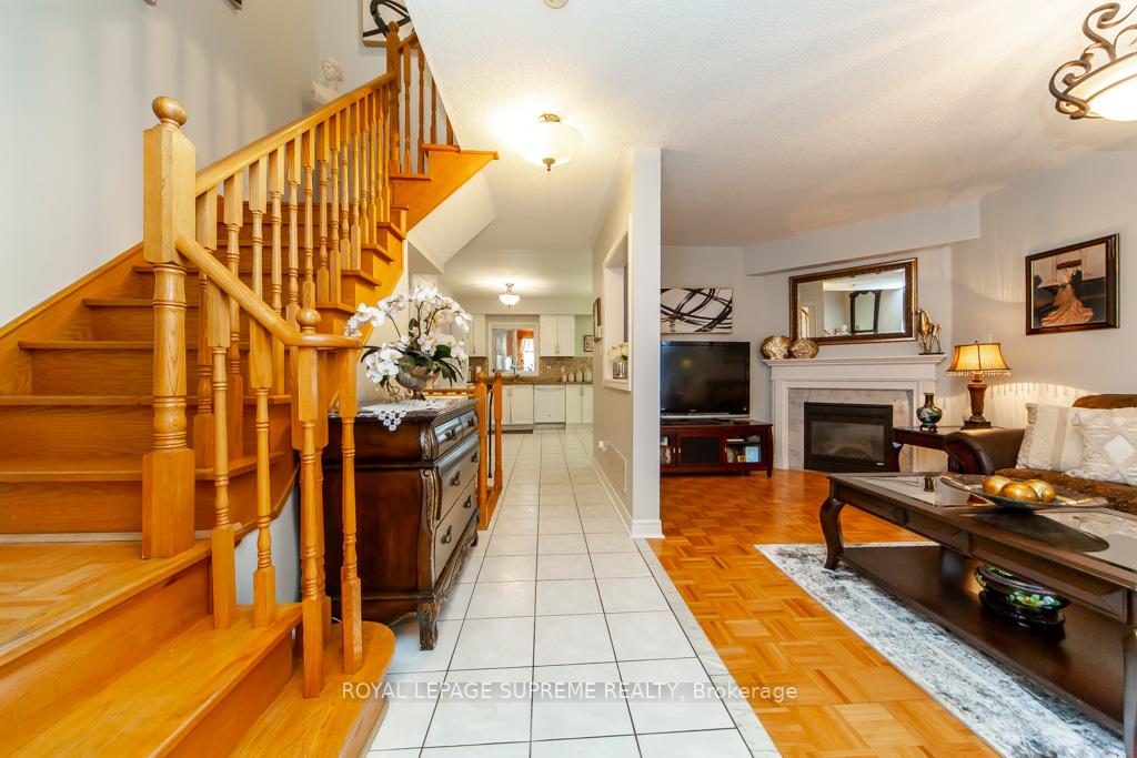 Photo 7 of 43 Coolspring Crescent, Caledon, Bolton East — HOMEH