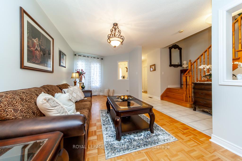 Photo 9 of 43 Coolspring Crescent, Caledon, Bolton East — HOMEH
