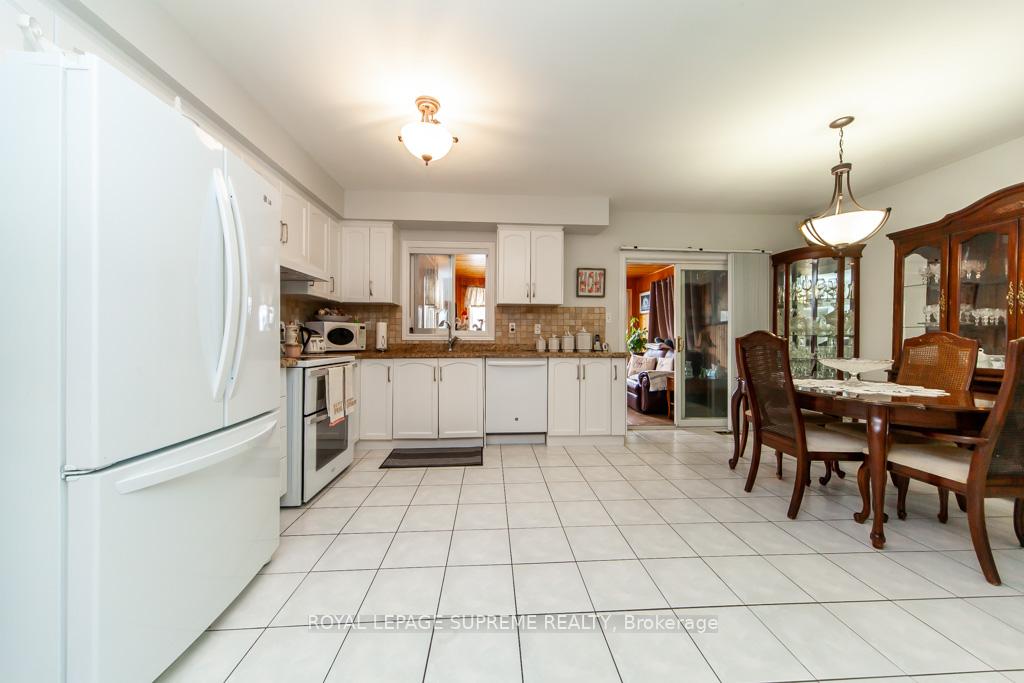 Photo 13 of 43 Coolspring Crescent, Caledon, Bolton East — HOMEH