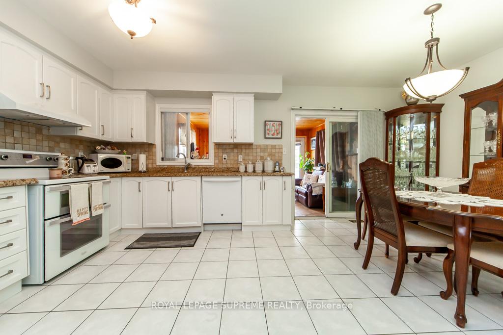 Photo 15 of 43 Coolspring Crescent, Caledon, Bolton East — HOMEH
