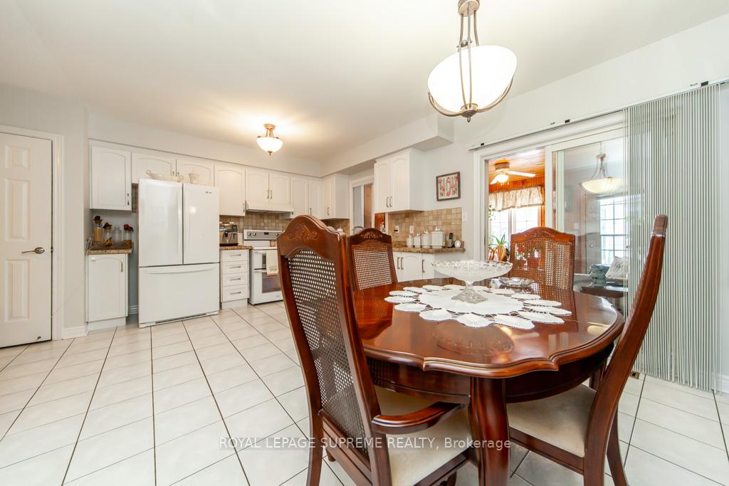 Photo 16 of 43 Coolspring Crescent, Caledon, Bolton East — HOMEH
