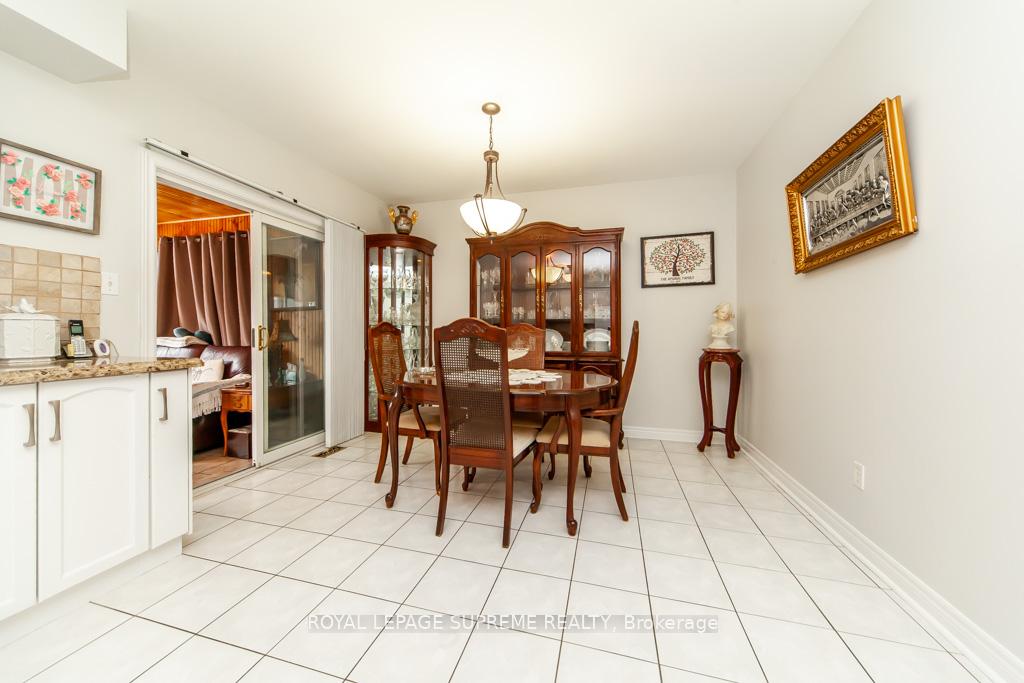 Photo 19 of 43 Coolspring Crescent, Caledon, Bolton East — HOMEH