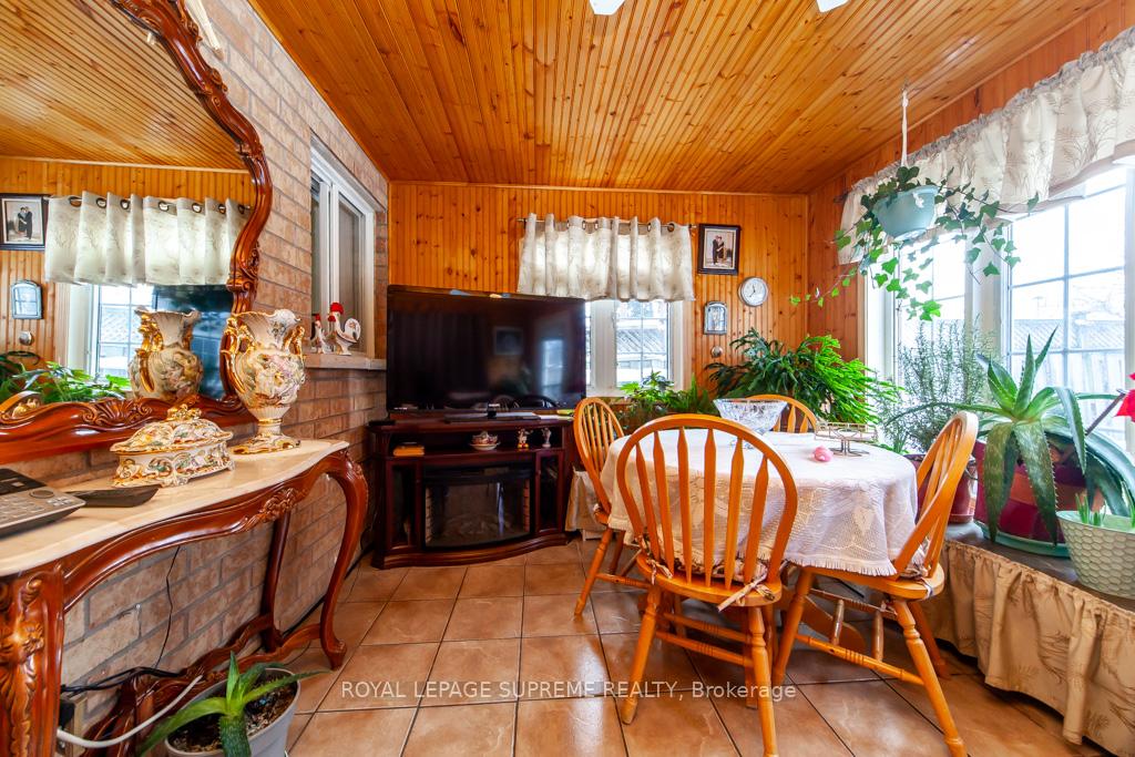 Photo 21 of 43 Coolspring Crescent, Caledon, Bolton East — HOMEH