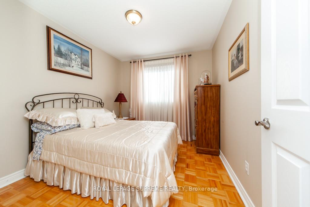 Photo 33 of 43 Coolspring Crescent, Caledon, Bolton East — HOMEH