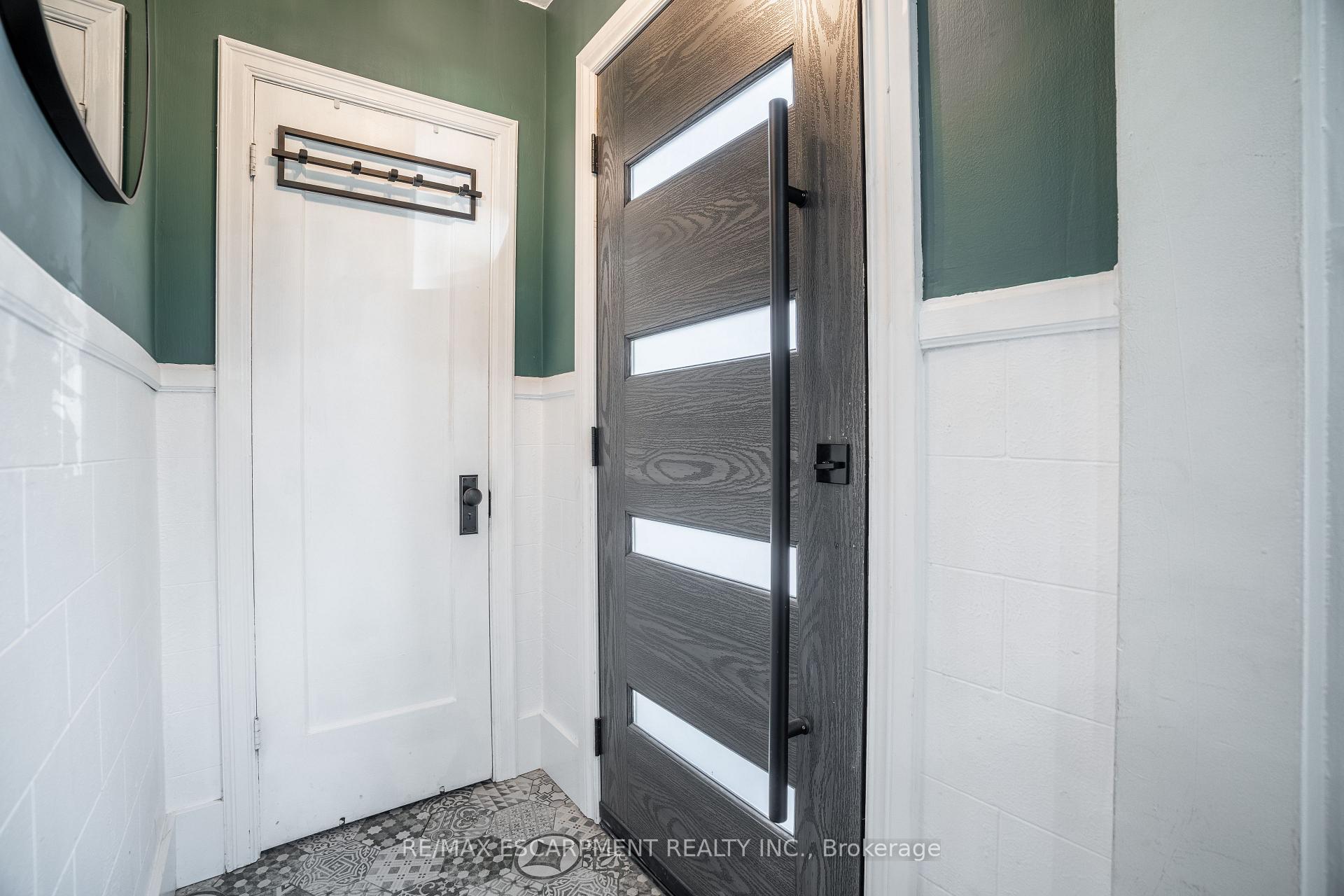 Photo 2 of 128 East 17TH Street, Hamilton, Inch Park — HOMEH