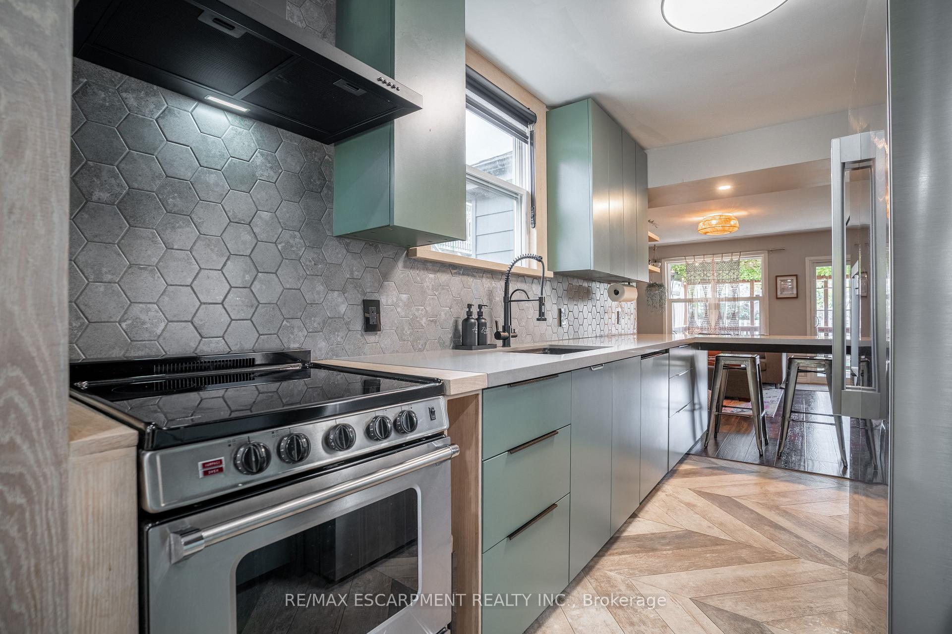 Photo 7 of 128 East 17TH Street, Hamilton, Inch Park — HOMEH