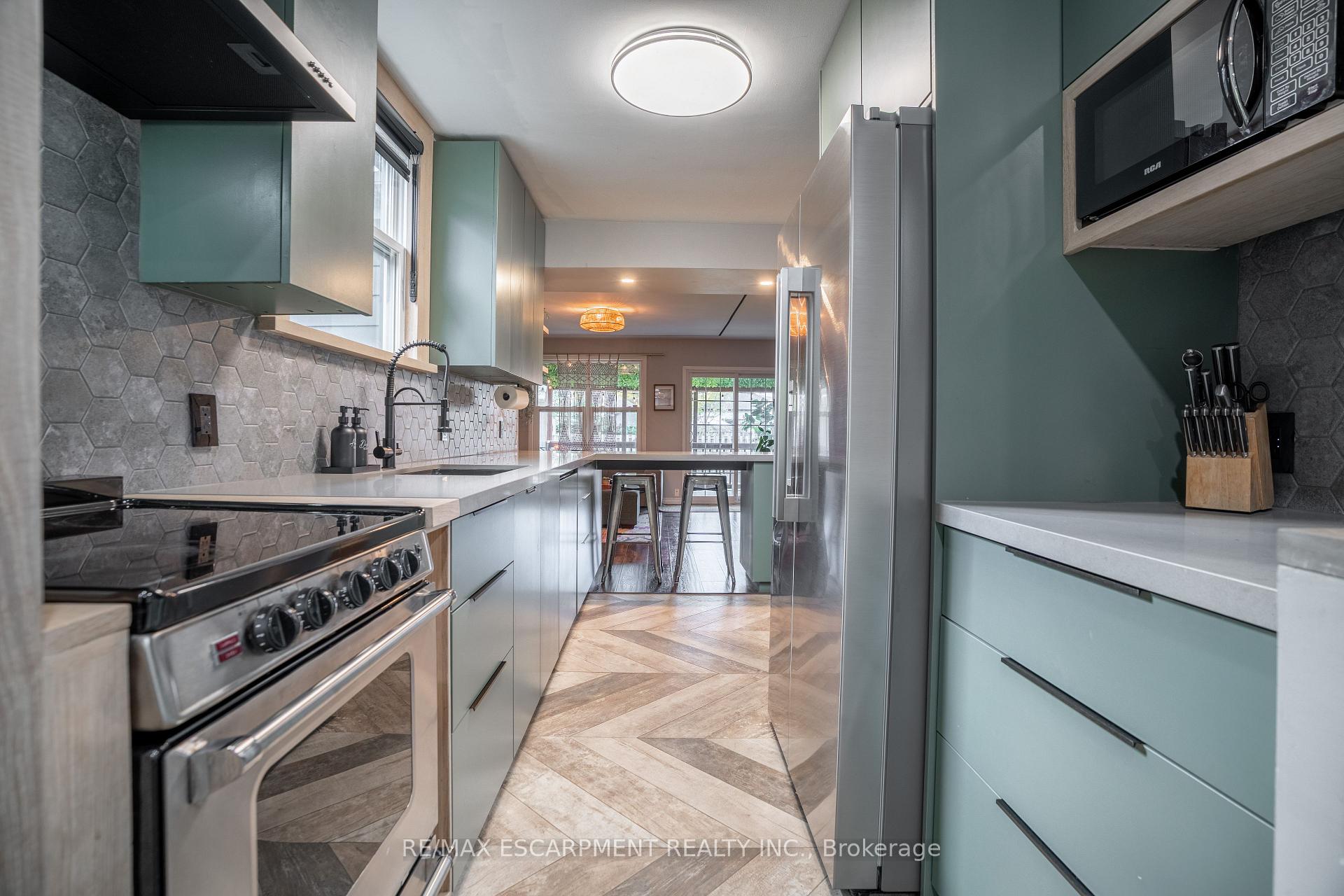 Photo 8 of 128 East 17TH Street, Hamilton, Inch Park — HOMEH