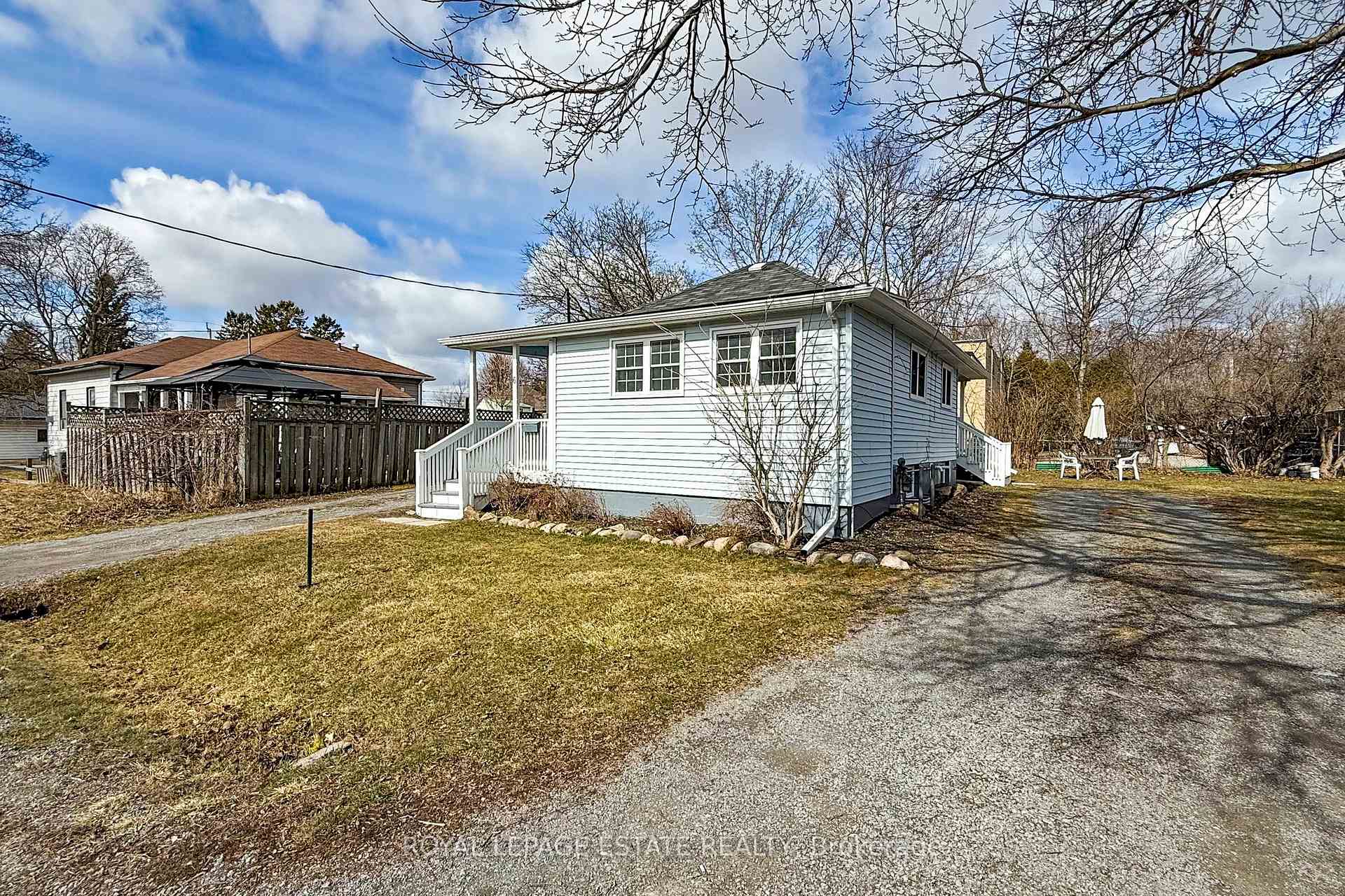 Photo 2 of 6 Durham Street, Clarington, Bowmanville — HOMEH
