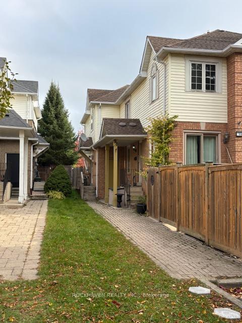 Photo 2 of 98 Fellowes Crescent, Hamilton, Waterdown — HOMEH