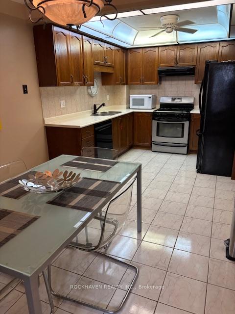 Photo 7 of 98 Fellowes Crescent, Hamilton, Waterdown — HOMEH