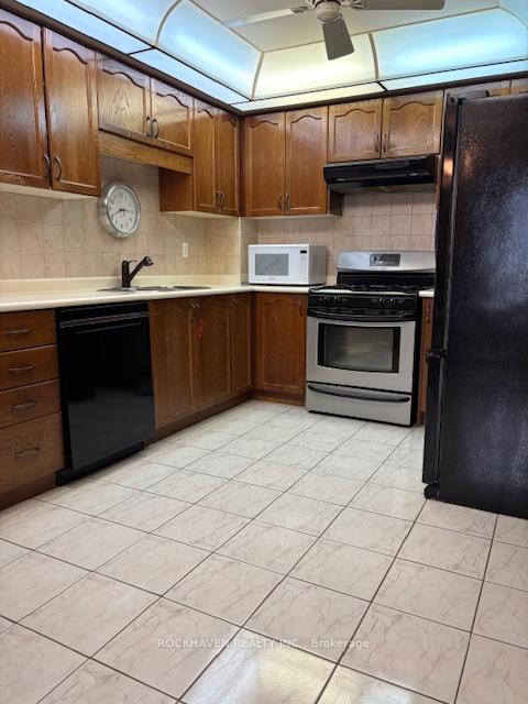 Photo 8 of 98 Fellowes Crescent, Hamilton, Waterdown — HOMEH