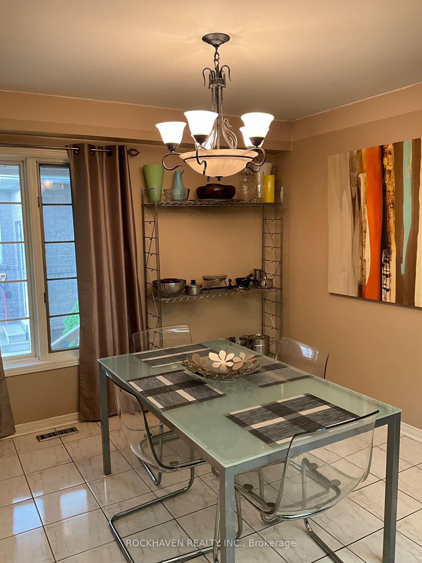Photo 9 of 98 Fellowes Crescent, Hamilton, Waterdown — HOMEH