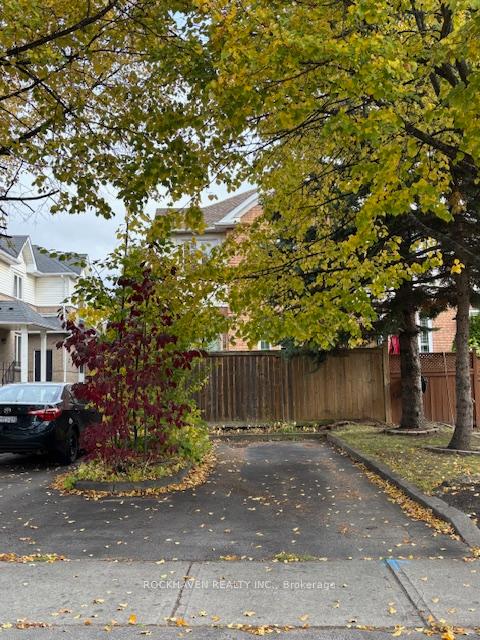 Photo 16 of 98 Fellowes Crescent, Hamilton, Waterdown — HOMEH