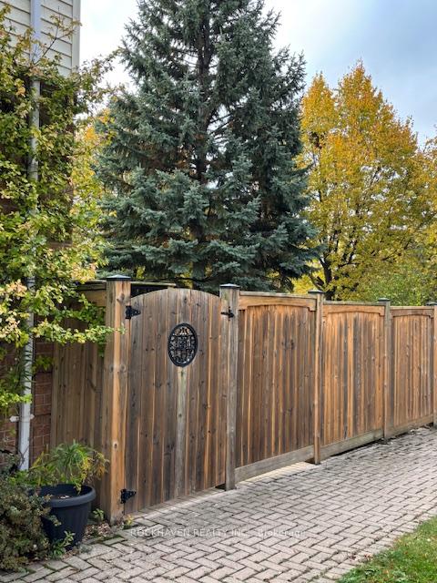 Photo 18 of 98 Fellowes Crescent, Hamilton, Waterdown — HOMEH
