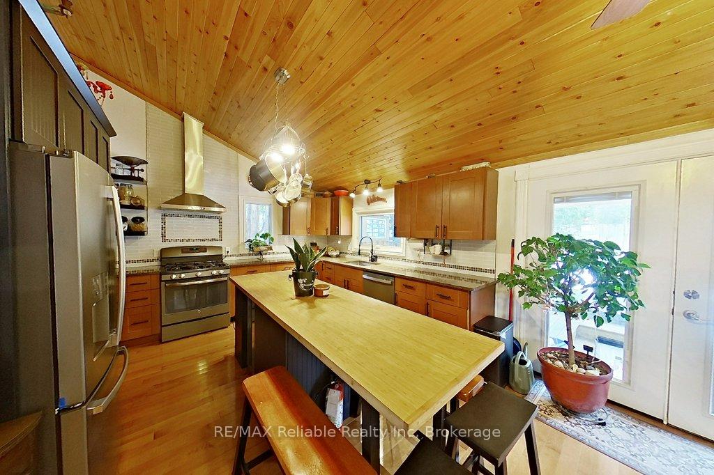 Photo 13 of 38 Catherine Street, Bluewater, Bayfield — HOMEH