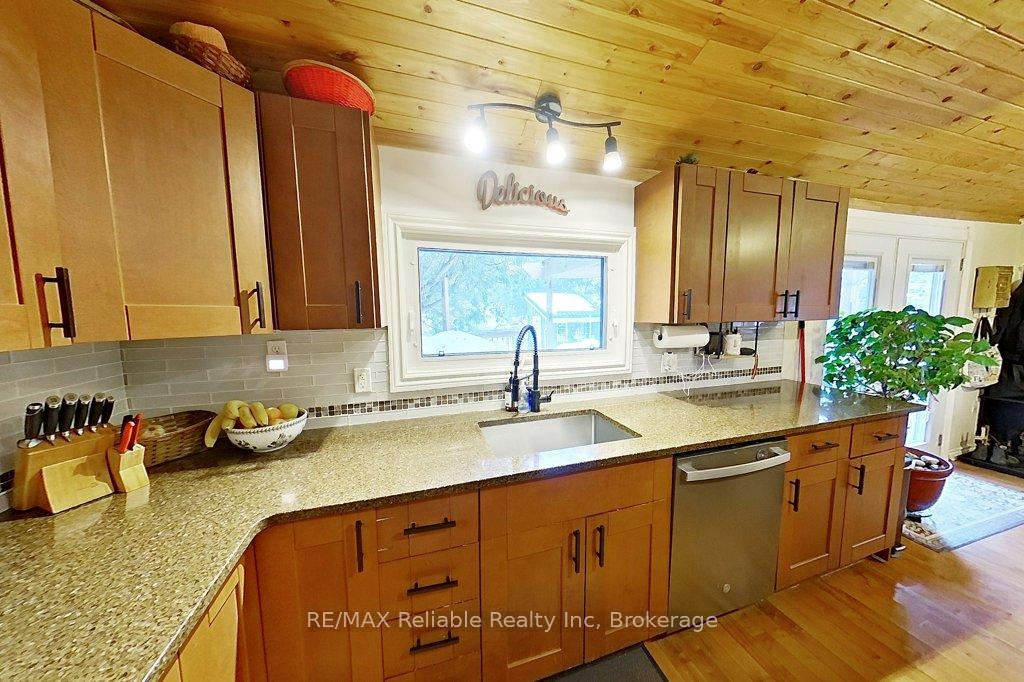Photo 17 of 38 Catherine Street, Bluewater, Bayfield — HOMEH